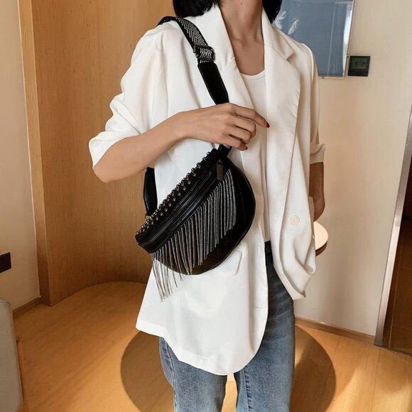 Versatile Quilted Crossbody Fanny Pack with Rivets - Ideal Gift for Trendsetters - Picture 6 of 7